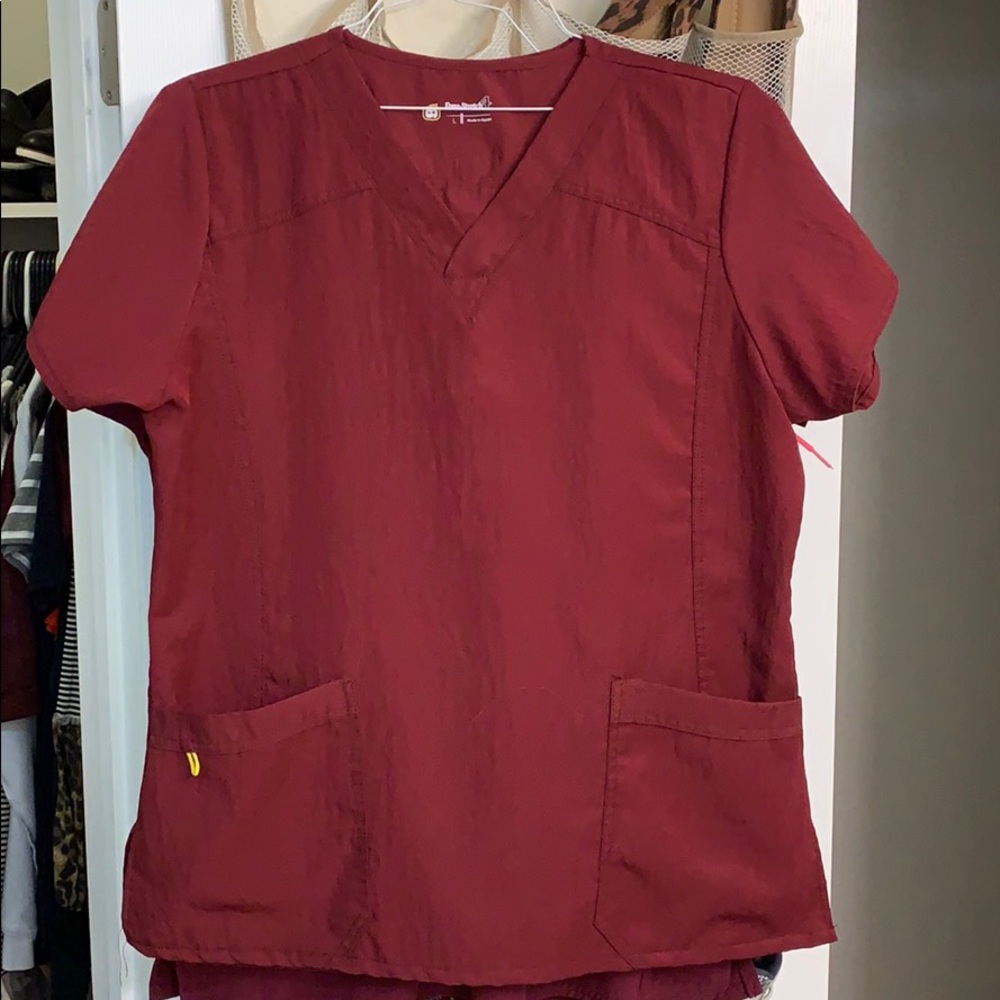 Wonder wink scrub top
